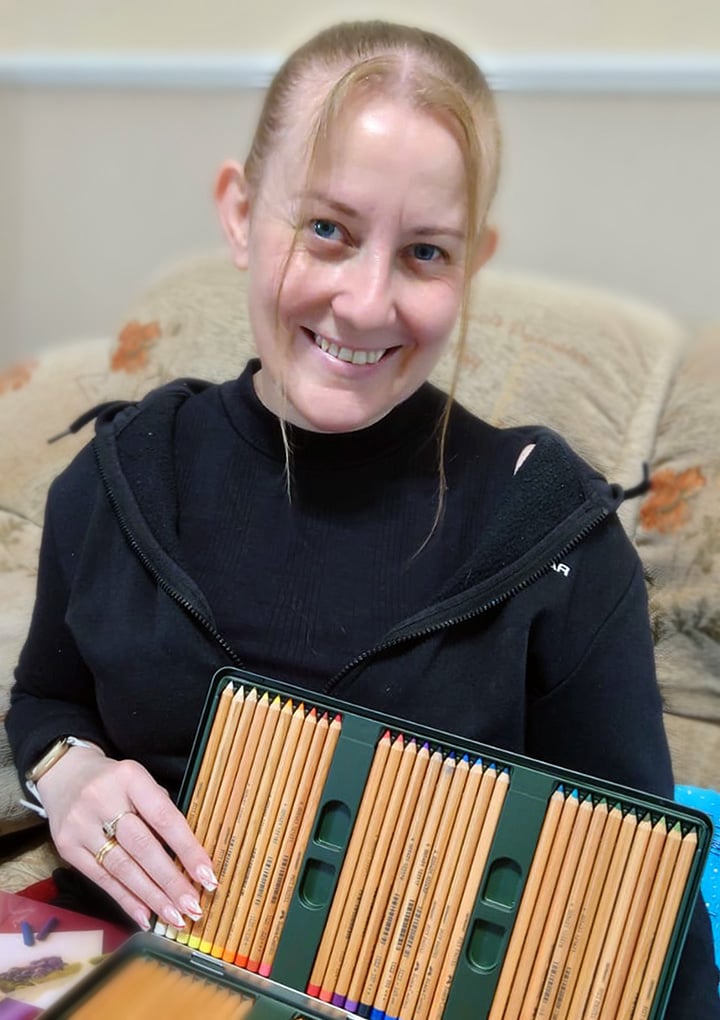 Mandy Boss the artist behind pencil portraits online